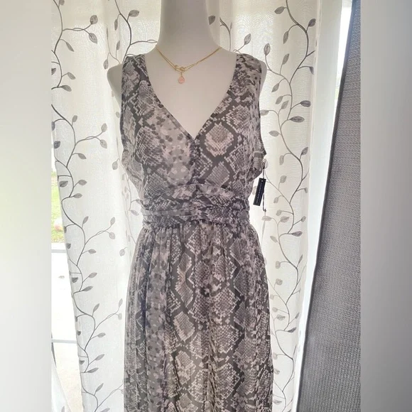 NWT Leith Gray Light Pink Snake Print Sleeveless Women's Maxi Dress Size Small - Picture 2 of 10